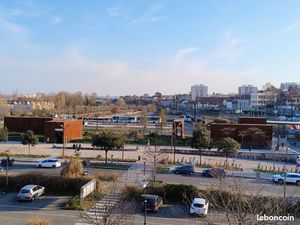 Appartement 2 pièces rénové 43m2 carrez Gare d'Oullins