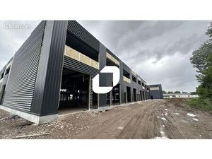 Local d'activité 114 m²