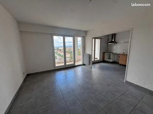 Studio 5 pièces 138 m²