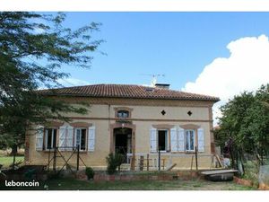 Maison de campagne sur 5 HECTARES proche ISLE JOURDAIN