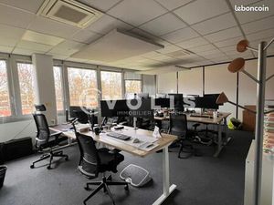 Bureaux 200 m²