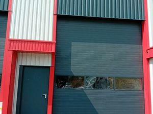 Local d'activité entrepôt artisan atelier