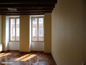 Saint FLORENTIN Centre Ville Appartement F2 380