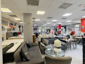 Magasin de meubles à vendre