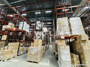 Local industriel 6 863 m²