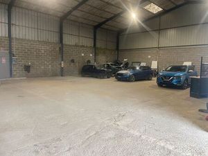 Local entrepôt de stockage 400m2