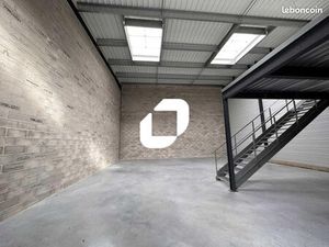 Local d'activité 228 m²