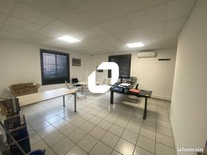 Local d'activité 380 m²