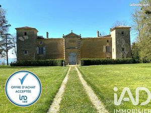 Chateau 30 pièces 1380 m²