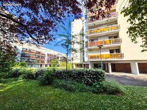 Appartement T3 de 74 30m2 Box + Cave