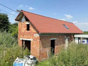 MAISON A CONTINUER LES TRAVAUX