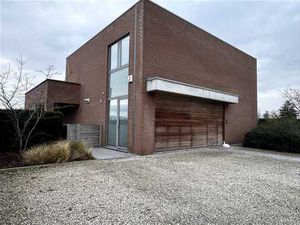 Coup de cœur assuré! Superbe maison contemporaine de 2015!