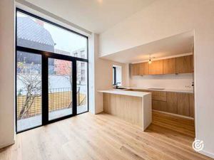 Schuman - Appartement 2 ch de 116m² avec terrasse et jardin