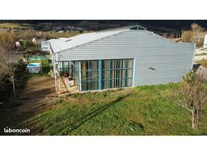 Local 300 m² Saint-Bauzile