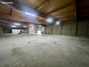 Local bureaux 860 m²