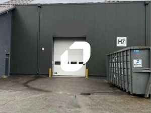 Local industriel 1 500 m²