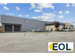 Local industriel 2 496 m²