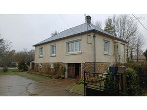 Maison sur sous sol avec beau terrain plat à Mezeray