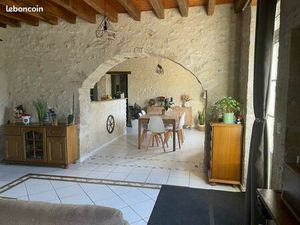 Belle demeure de charme  ancienne maison de maître  entièrement restaurée avec goût et mat