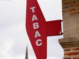 Bureau de tabac presse
