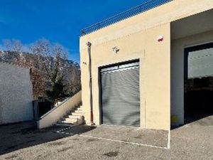 Local d'activité 115m2