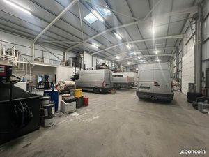 Local 730 m² ROUSSILLON