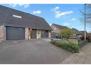 Habitation 3 façades de 2011 située à Herseaux