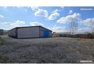 Local d'activité 215m² Bourgoin + terrain