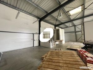 Local d'activité 300 m²