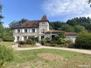 Propriété 11 pièces 250 m²