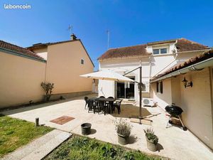 Maison hyper centre ville VOVES