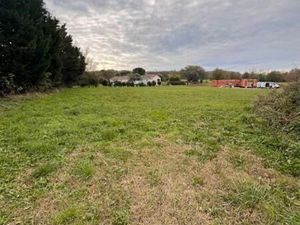 Terrain 2 253 m² Parisot