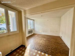 Studio MERMOZ–SANTY / LA PLAINE – Opportunité Investisseur ou 1° achat