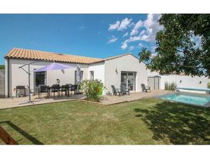 Location maison  m² T-4 à Yves  1 160 €