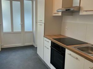 Joli appartement rénové 2 pièces de 60m2 au rez-de-chaussée - Cuisine équipée neuve avec f