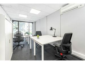 Bureau privé à louer pour 2 personnes à Nice City Centre