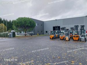 Local d'activité 1 297 m²