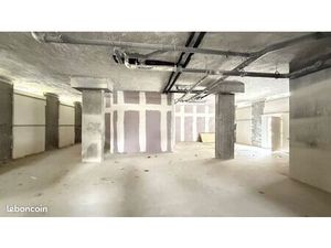 Boutique 300 m² NOISY LE GRAND