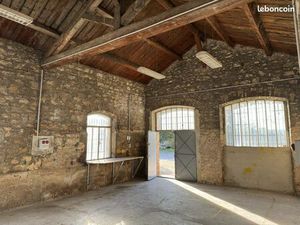 Local a louer à Donzere