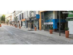 Manosque 04 murs commerciaux 17av Giono