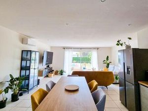 Maison lumineuse avec piscine