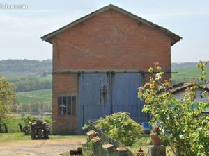 Hangar / séchoir / Entrepot / grange + terrain