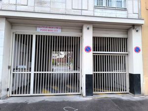 Place de parking extérieure