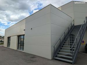 Local commercial 111 m²