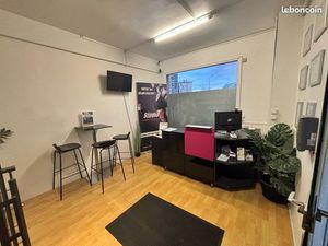 Spacieux local commercial 170m2 3 pièces