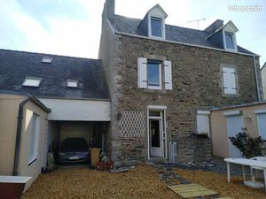 Ensemble immobilier présentant une double façade mitoyenne (plus de 300 m² habitables) à f