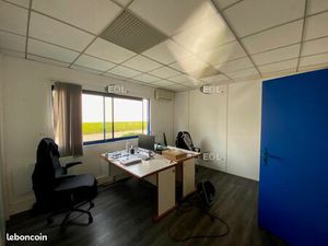 Local d'activité 1 858 m²
