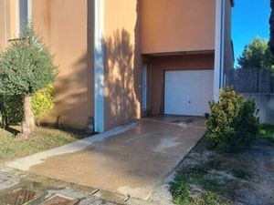 Maison individuelle 76.30 M2  trois chambres R+1