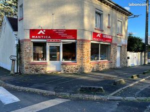 Local commercial & Bureau & cabinet 60 m2 - Vitrine - Modulable - axe principal vers Yerre