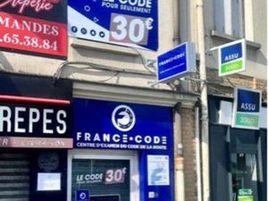 Local commercial gare du vert galant